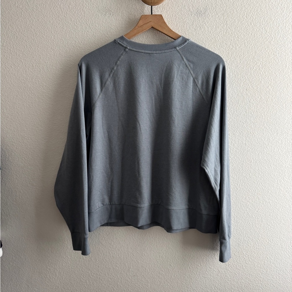 Vuori Womens Halo Crew Lightweight Sweatshirt - Picture 6 of 7